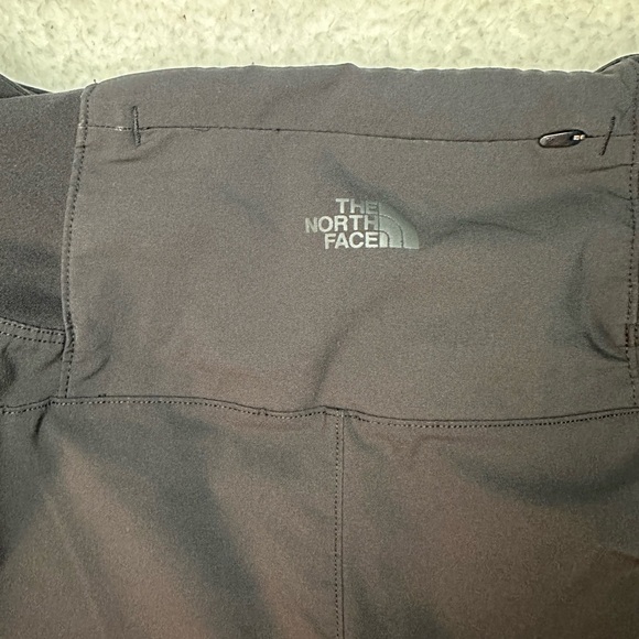 The North Face Arque 3" Shorts Summit Gold Women’s Size Small Standard Fit - Picture 5 of 6